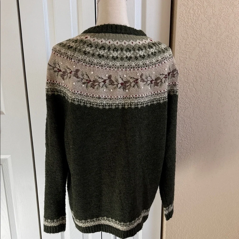 Croft & Barrow Olive and Cream Knit Sweater